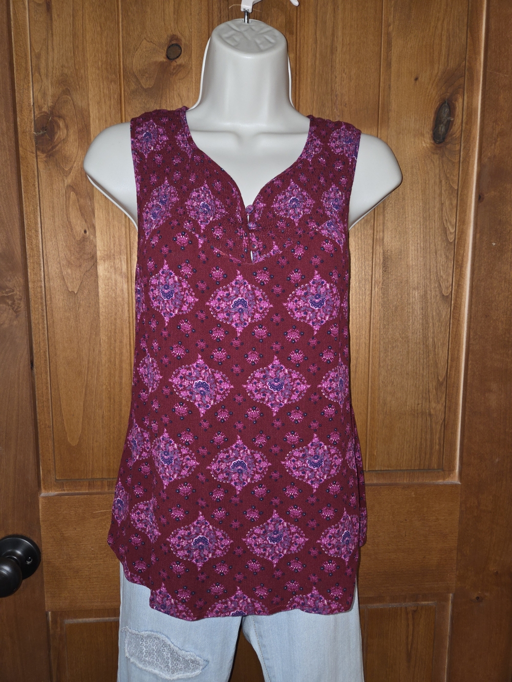 Sleeveless Floral Medallion Tank Top - Berry Plum